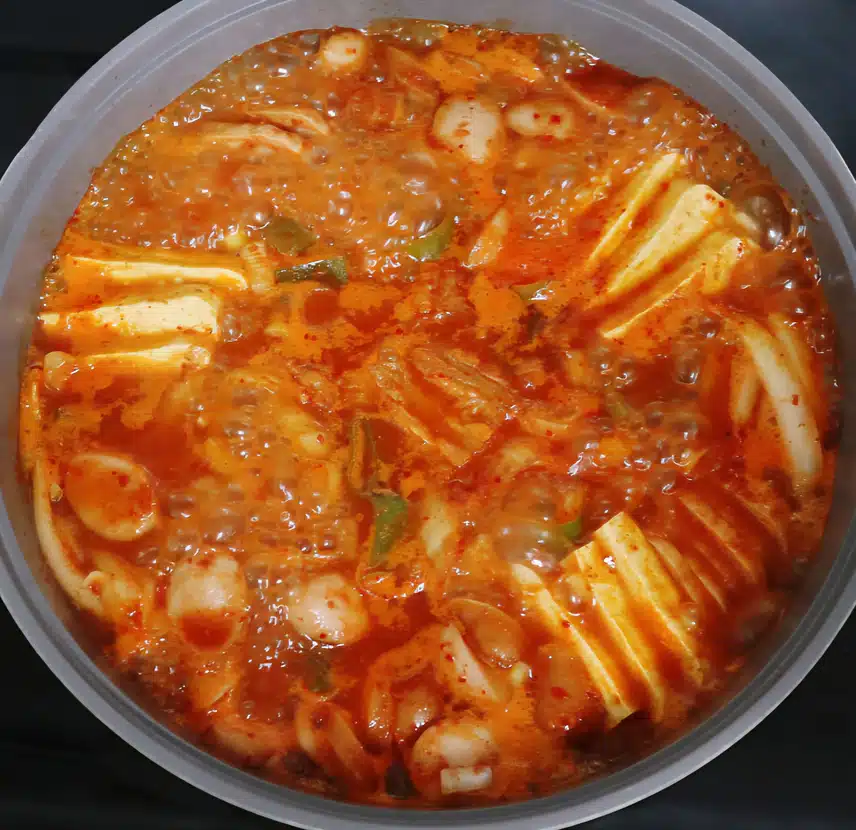 햄 듬뿍 부대찌개 만들었어요