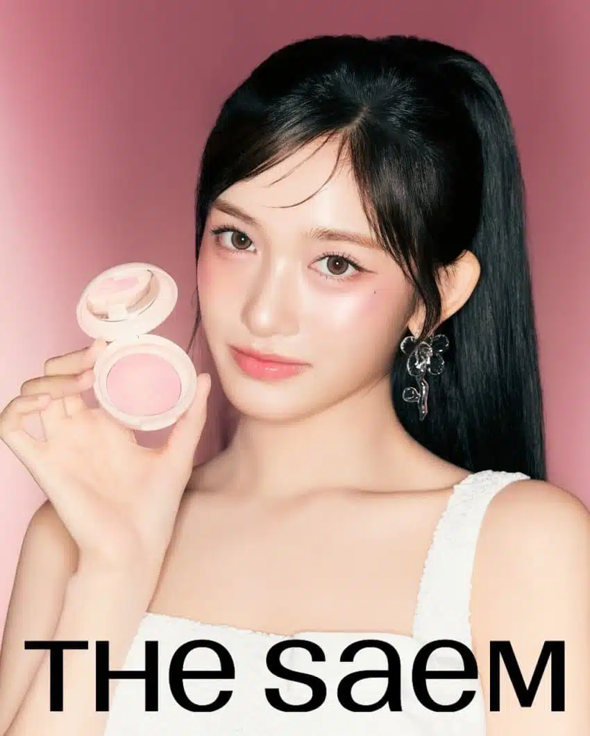 Actualización de Instagram de Lee Seo 💄🌺💋❤️ Mi THE SAEM favorito