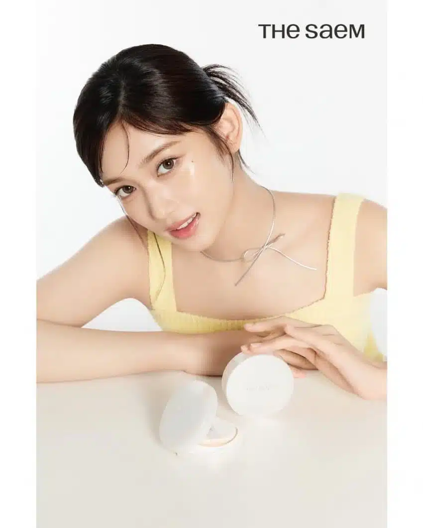 Actualización de Instagram de Lee Seo 💄🌺💋❤️ Mi THE SAEM favorito