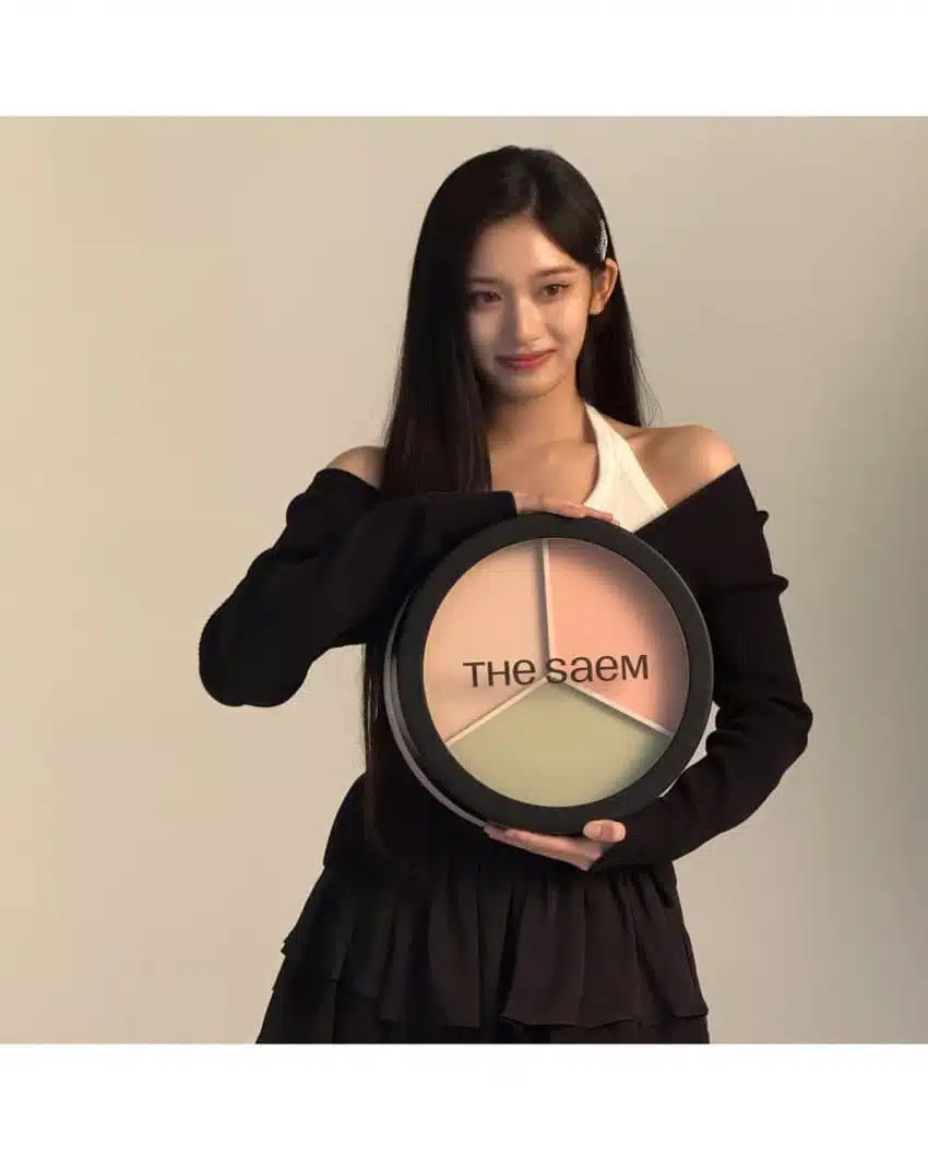 Actualización de Instagram de Lee Seo 💄🌺💋❤️ Mi THE SAEM favorito
