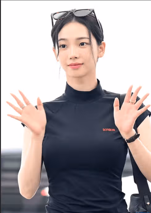Karina's airport fashion ~