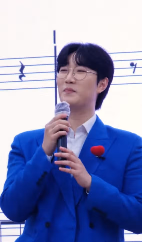 공훈님이 8월4일에 양주시 서현희 노래교실에 출연한다네요 