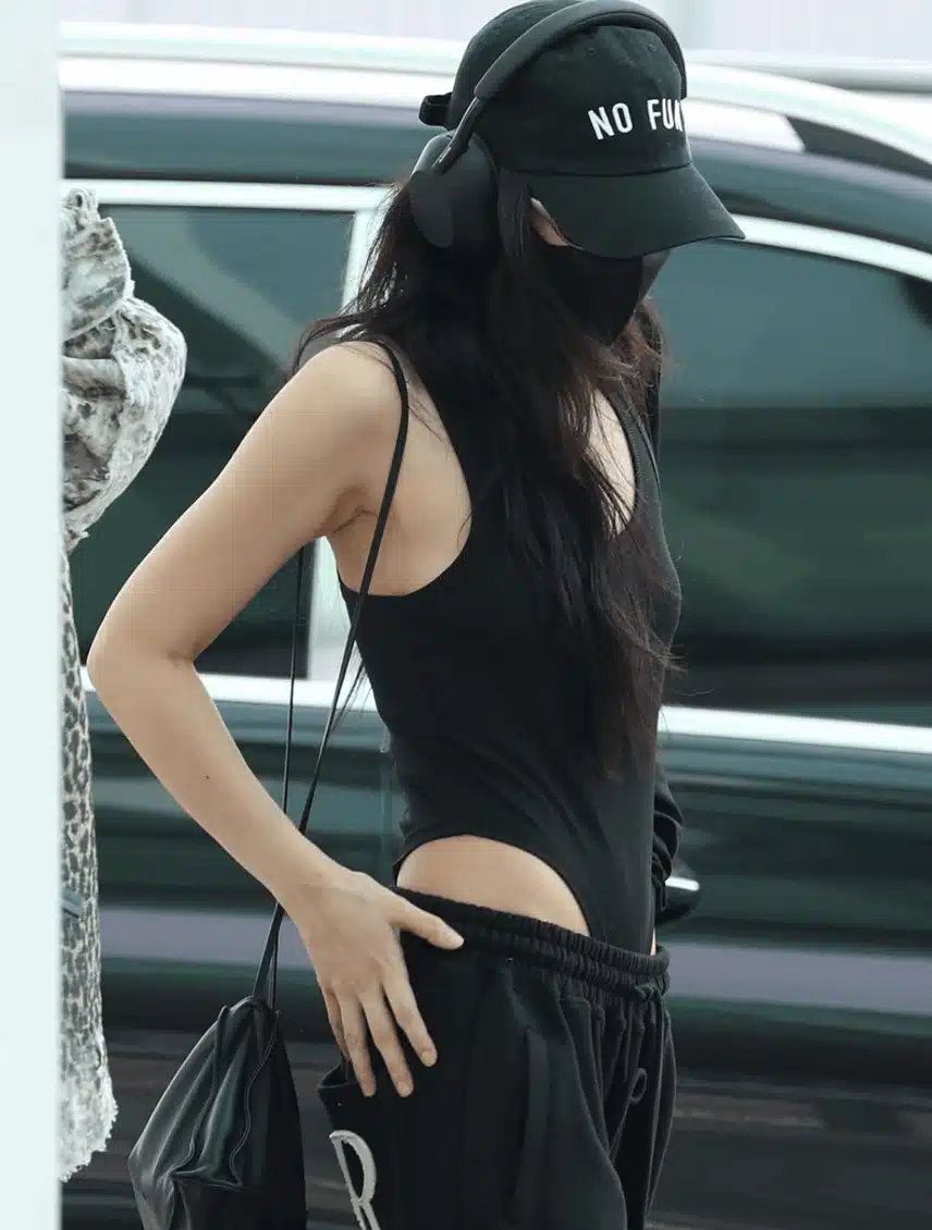 핫걸 모습 그 자체로 공항에 등장한 블랙핑크 제니