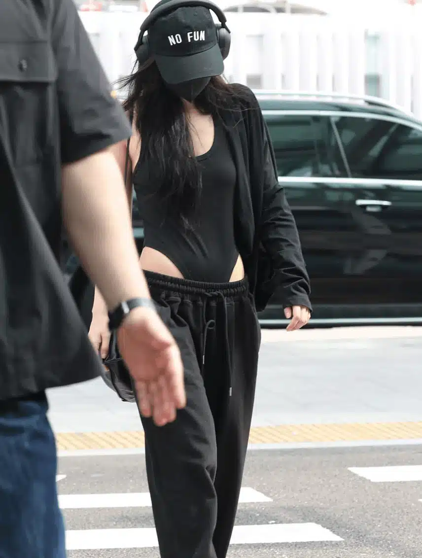 핫걸 모습 그 자체로 공항에 등장한 블랙핑크 제니