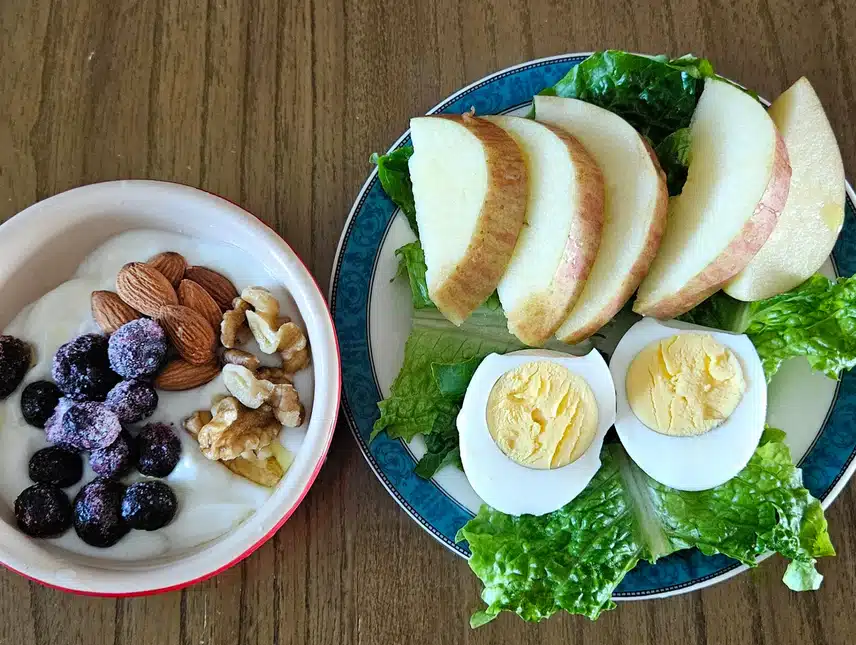 산책 전 단백질로 챙기네요.