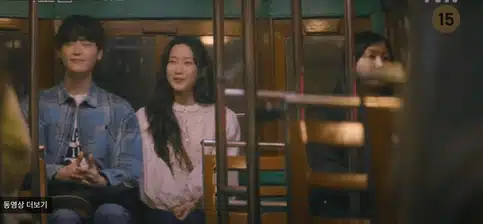 예상치 못한 에피소드들이 나오니까 더 흥미진진하네요