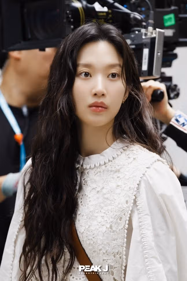 문가영님 서초동 홍콩신에서 스타일링 너무 예뻐요..