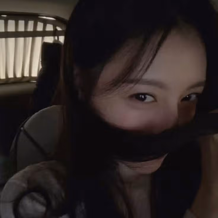 김지원 배우  사랑스러움 가득
