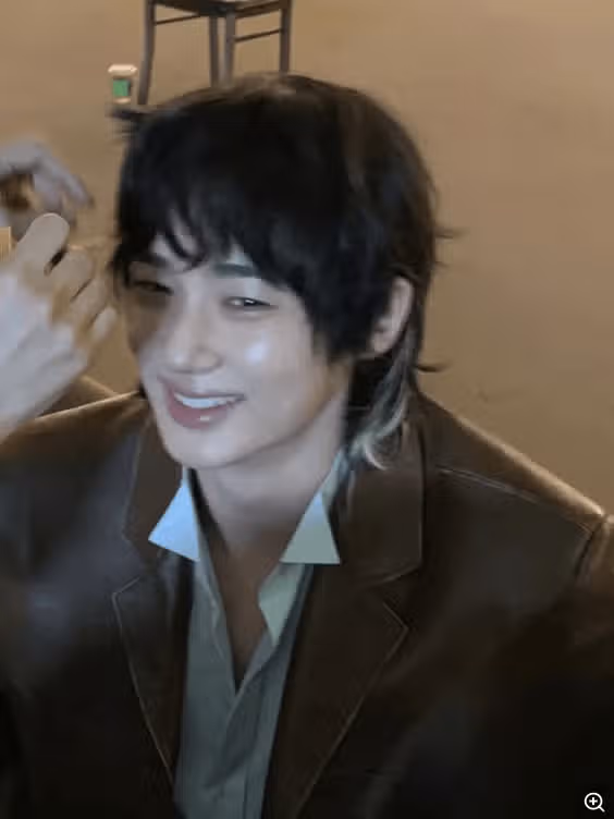 El estilo de cabello largo te queda muy bien~