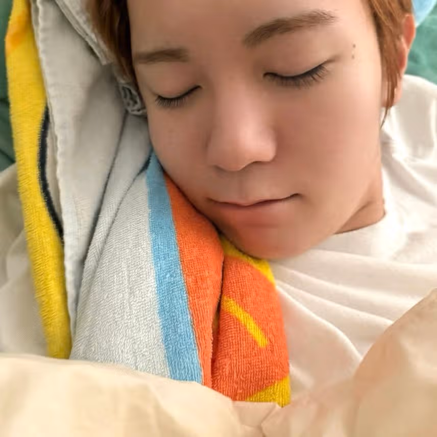 료 생일 축하합니다~ 🥳 #HAPPY_RYO_DAY