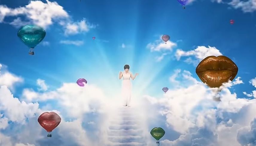 김연자 가수님의 <쑥덕쿵> 뮤직비디오가 3가지 버전이나 되는거 아셨나요?