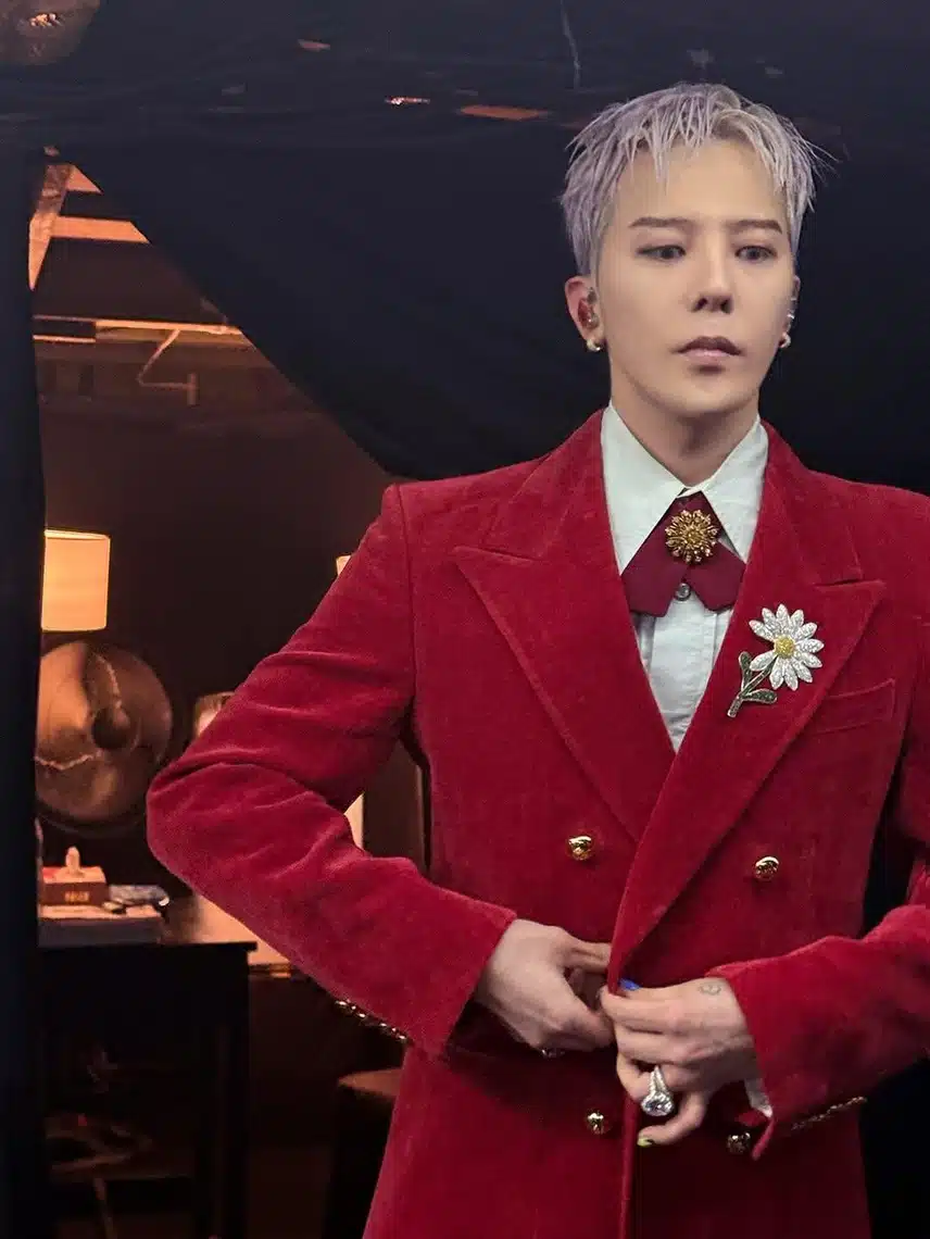 G-Dragon's follow me Instagram, red suits him well!