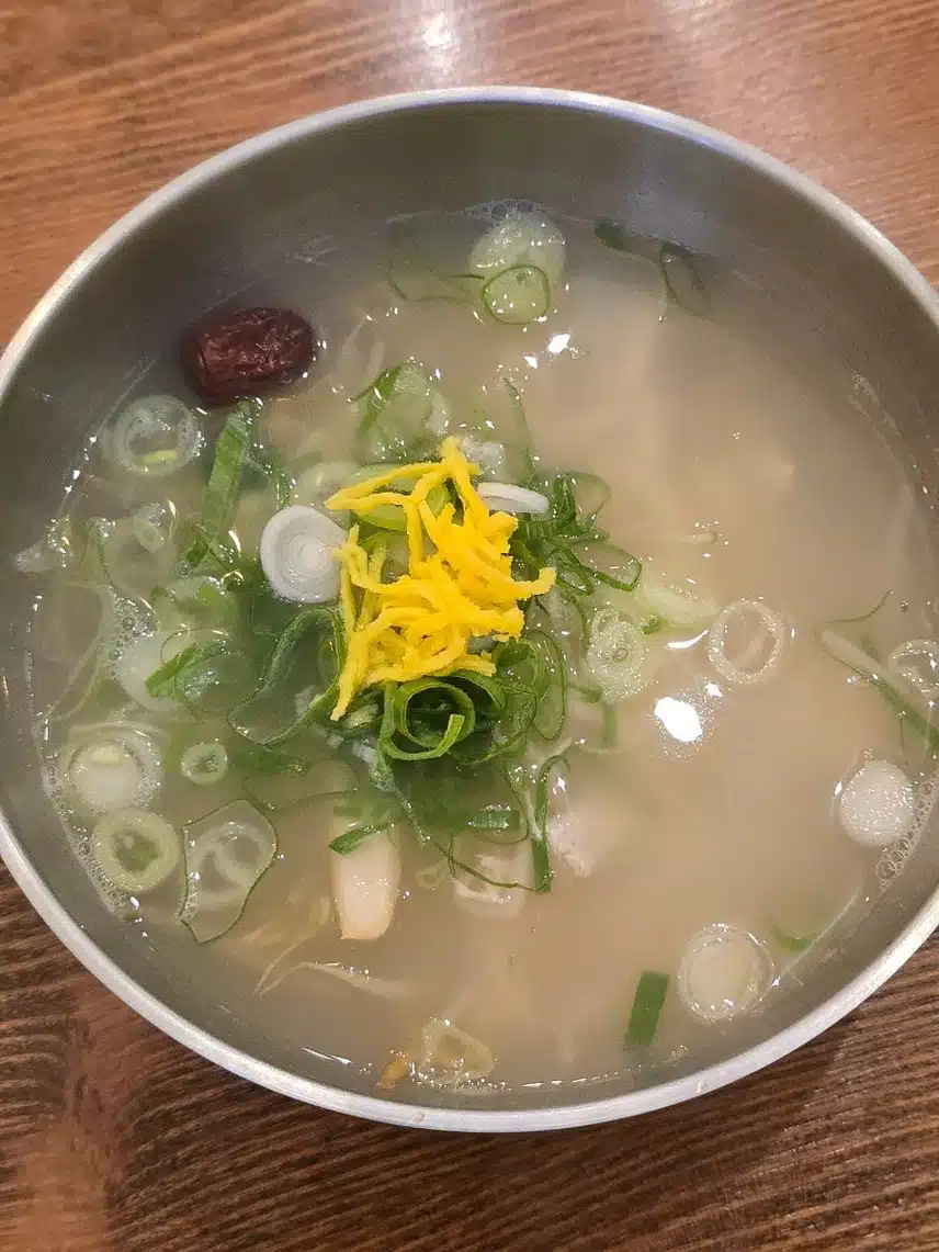 복날엔 삼계탕 대신 닭곰탕 어때요!