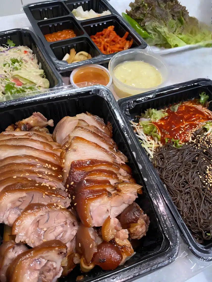 야들야들 족발~