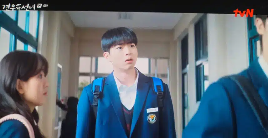 표지호 표정이 재밌네요~
