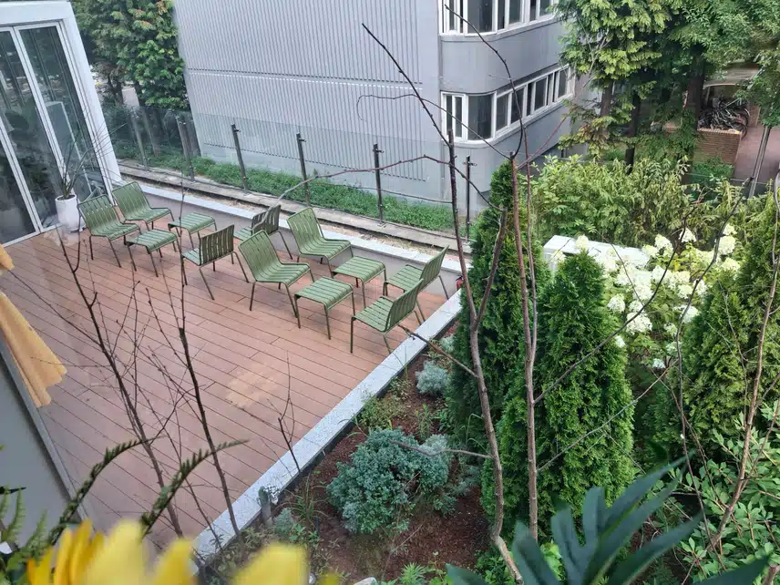  북카페로 재탄생된 도서관으로 피서왔어요!