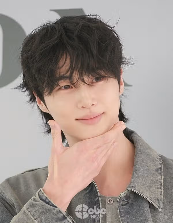 네티즌 어워즈 ‘남자연기상’ 부문 우석님이 앞서나가시네요!