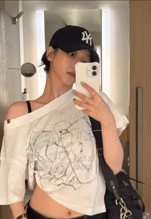 카리나, 이 극단적 앵글서도 살아남은 AI 미모