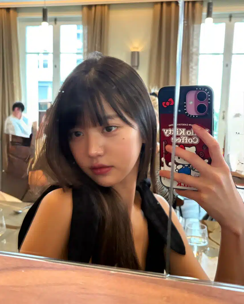 Wonyoung becomes cute when she removes her makeup