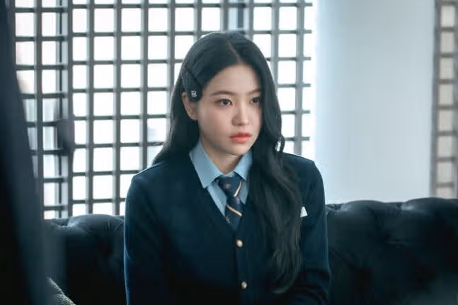 Yeri của Red Velvet → Nữ diễn viên Kim Ye-rim đứng một mình