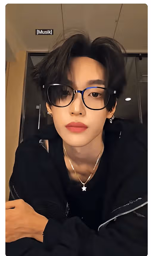 원빈님 이거 진짜 너무 잘생긴거 아닌가요 그냥 만화 그 자체에요!