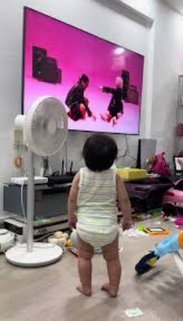 로제님의 <아파트> 노래에 중독된 아기ㅋ