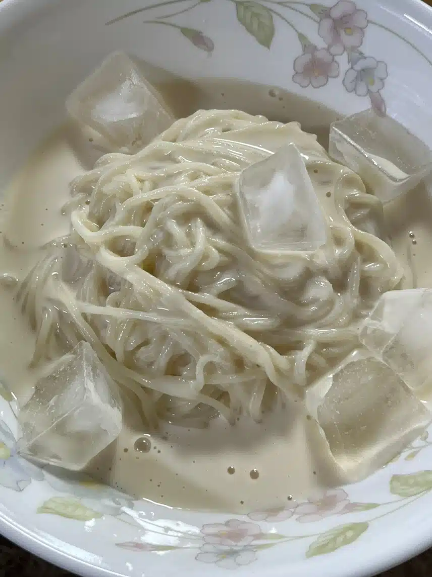 더운 여름에는 콩국수가 최고네여