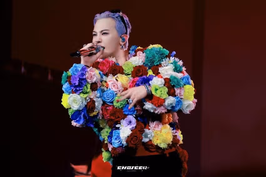 💐ゴージャスな衣装も完全にひっくり返ったジディ