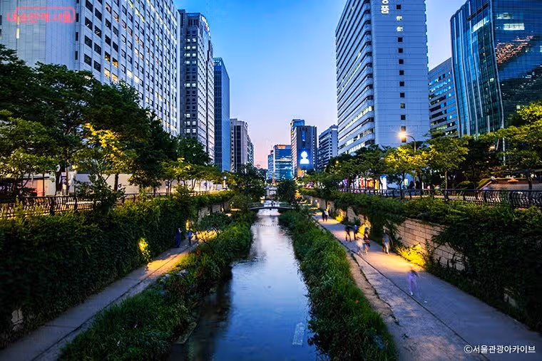 서울 여름 핫플로 추천할 수 있는 곳, 청계천