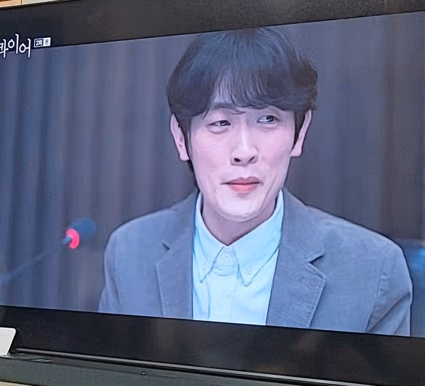 변호사 드라마가 2개라 번갈아가면서 보게 되네요 