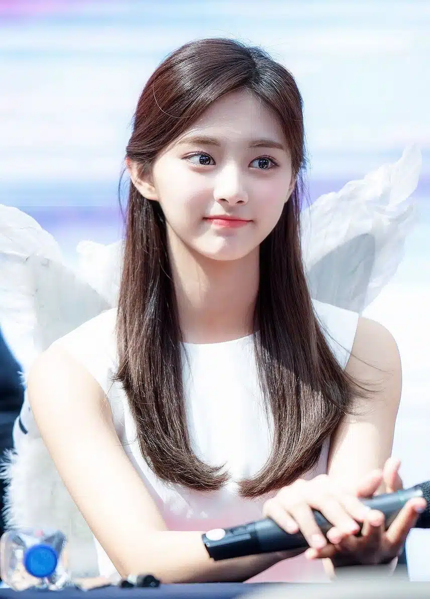 Tzuyu ressemble vraiment à un ange.