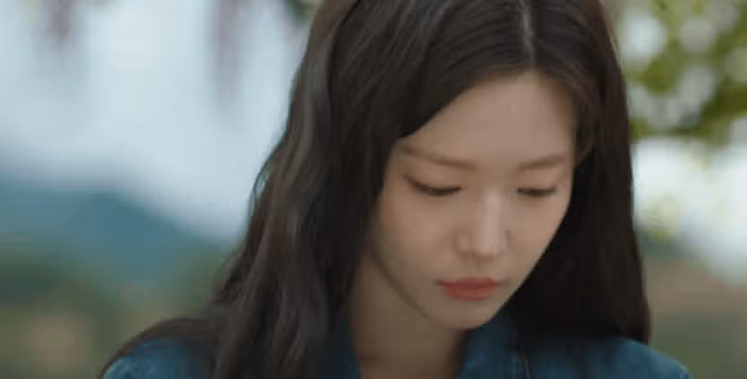 류정석을 바라보는 눈빛이 예사롭지 않습니다. 
