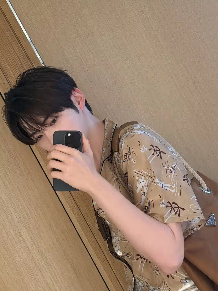 Jebewon Sung Han-bin, qui a figuré dans la séance photo de Prada avec Gikaro