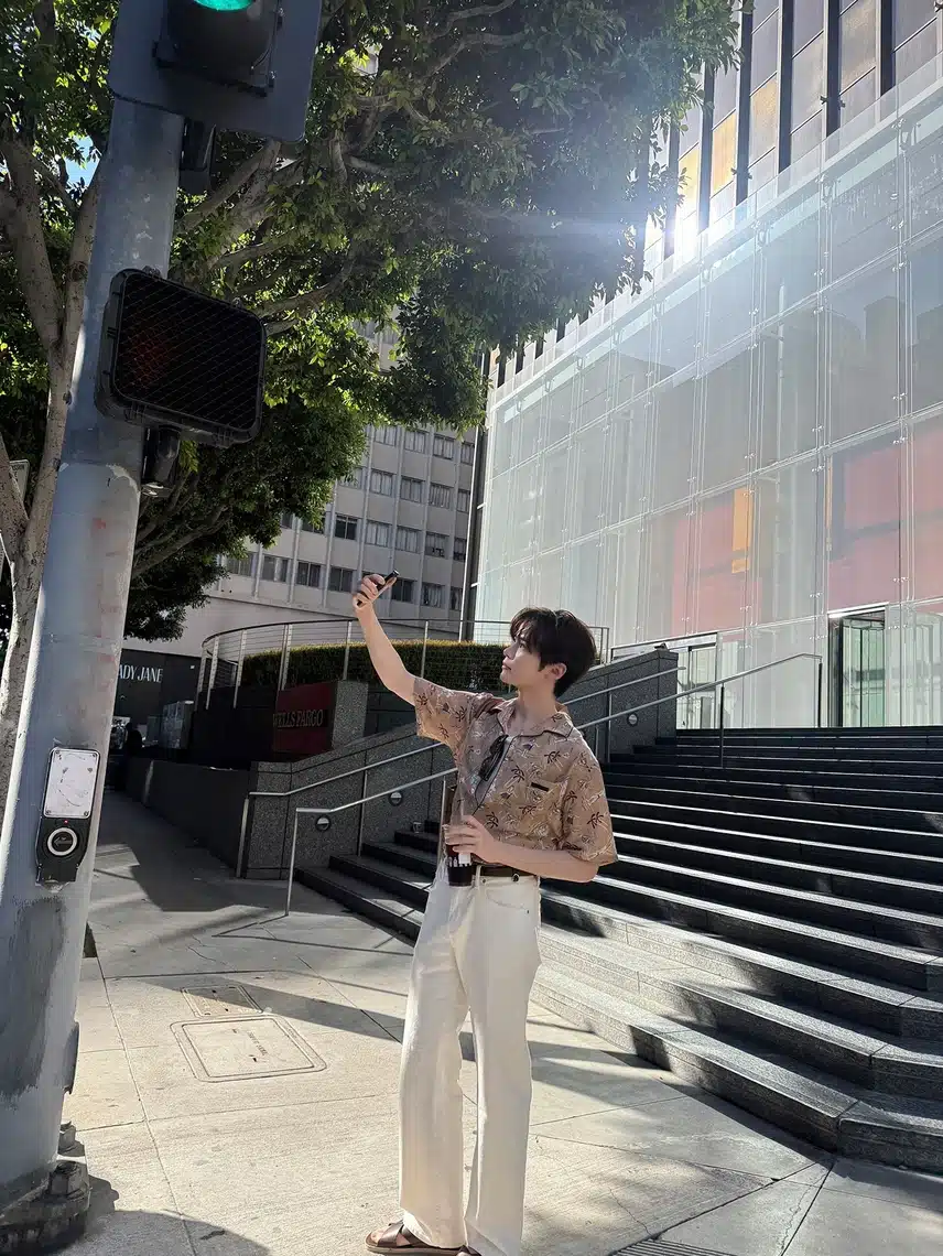 Jebewon Sung Han-bin, qui a figuré dans la séance photo de Prada avec Gikaro