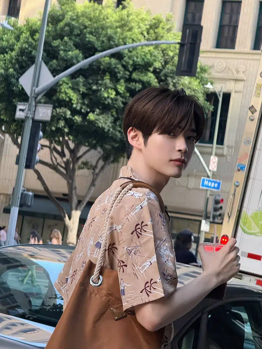 Jebewon Sung Han-bin, qui a figuré dans la séance photo de Prada avec Gikaro