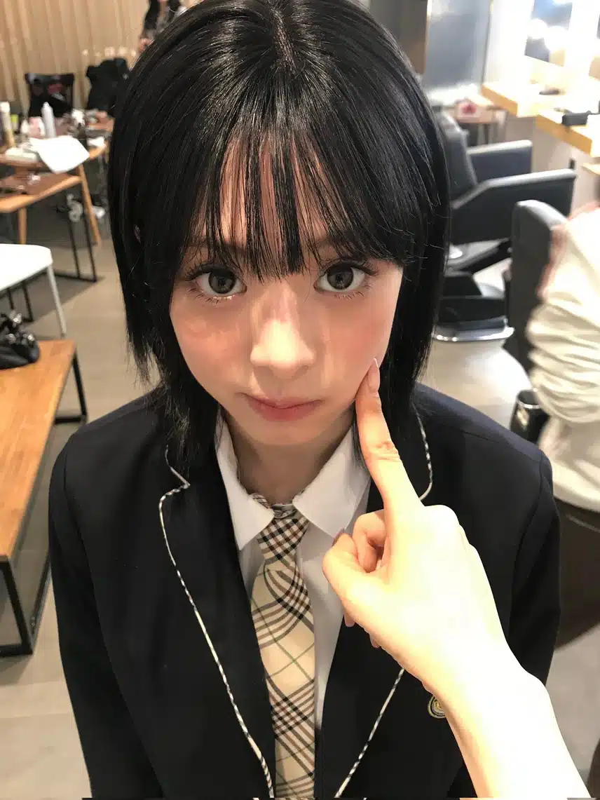 A photo uploaded by Baby Monster Ahyeon, full of cuteness