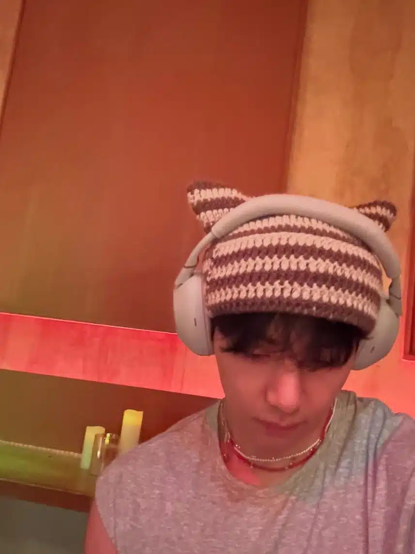 Fotos diarias de V de BTS, el guapo oso de peluche en persona