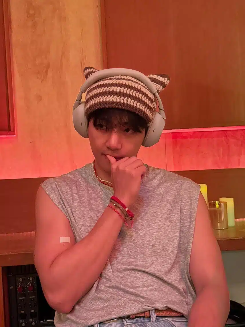 Fotos diarias de V de BTS, el guapo oso de peluche en persona
