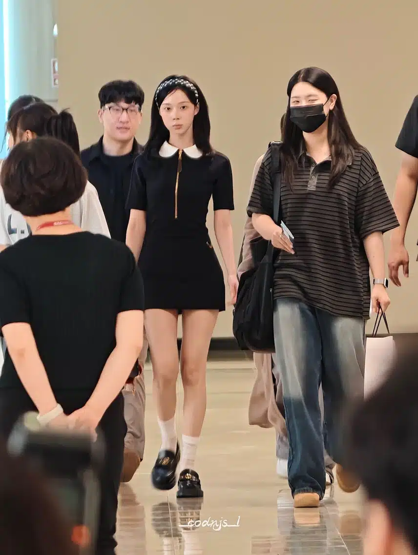 Công chúa Mùa đông diện nguyên bộ Louis Vuitton ngày hôm nay
