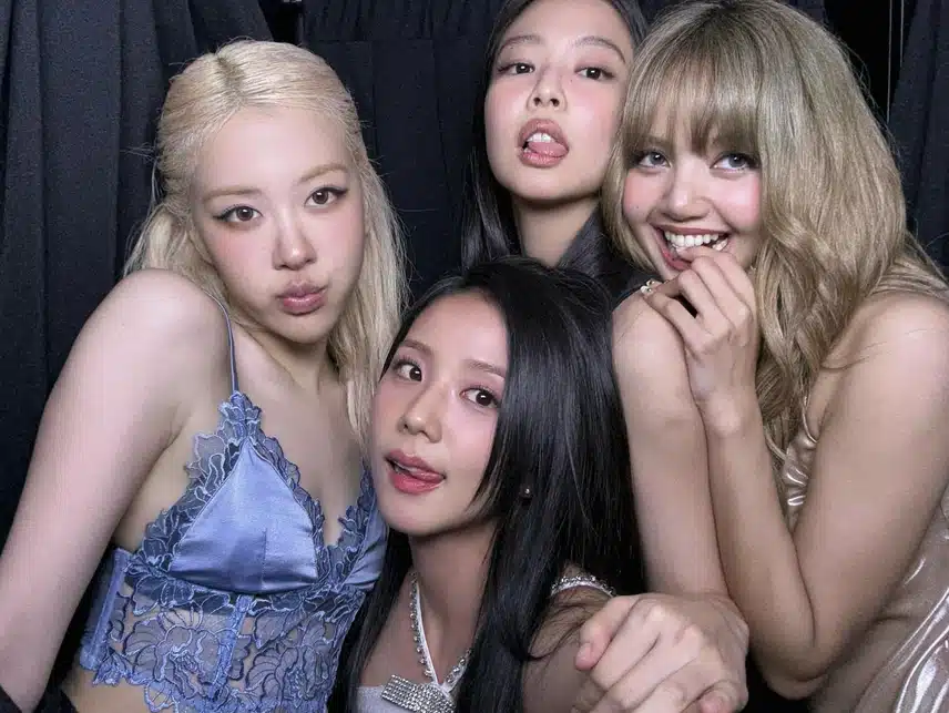 Such a pretty BLACKPINK 9th anniversary photo💞