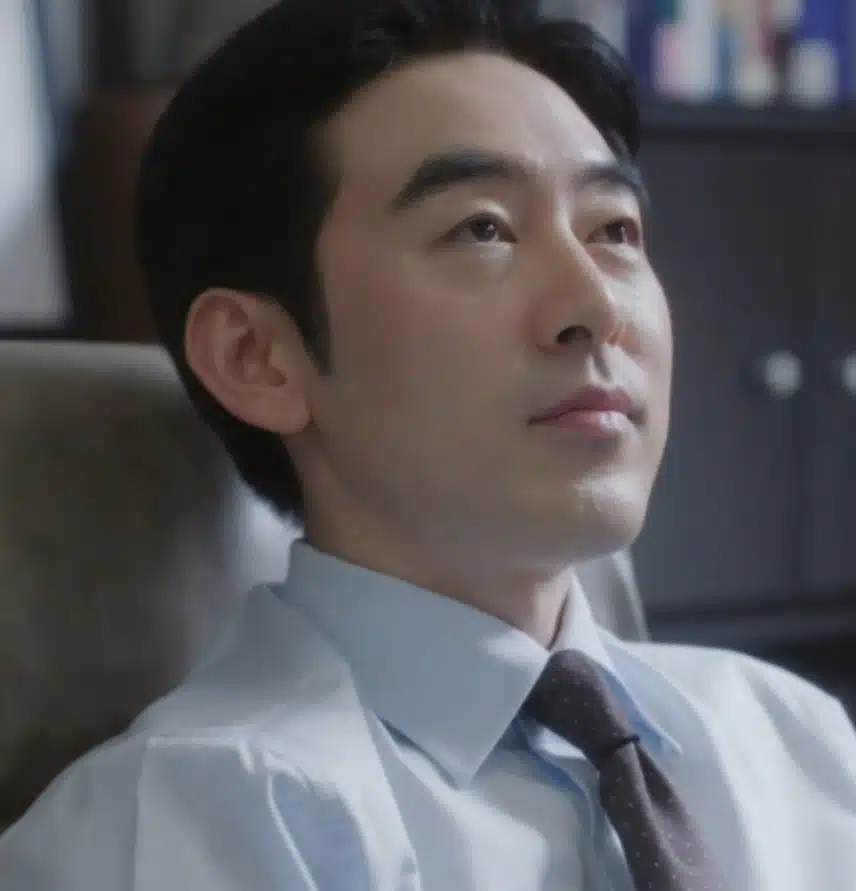 박현수님은 변호사 역할이 찰떡이네요.