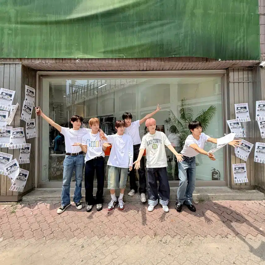 NCT Wish 在回归前张贴传单寻找冲浪教练。