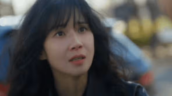 왜 그녀는 머뭇거리는 걸까요?