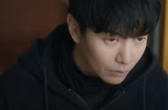 자신의 명예 회복을 위해 우소정에게 접근한 것이네요 