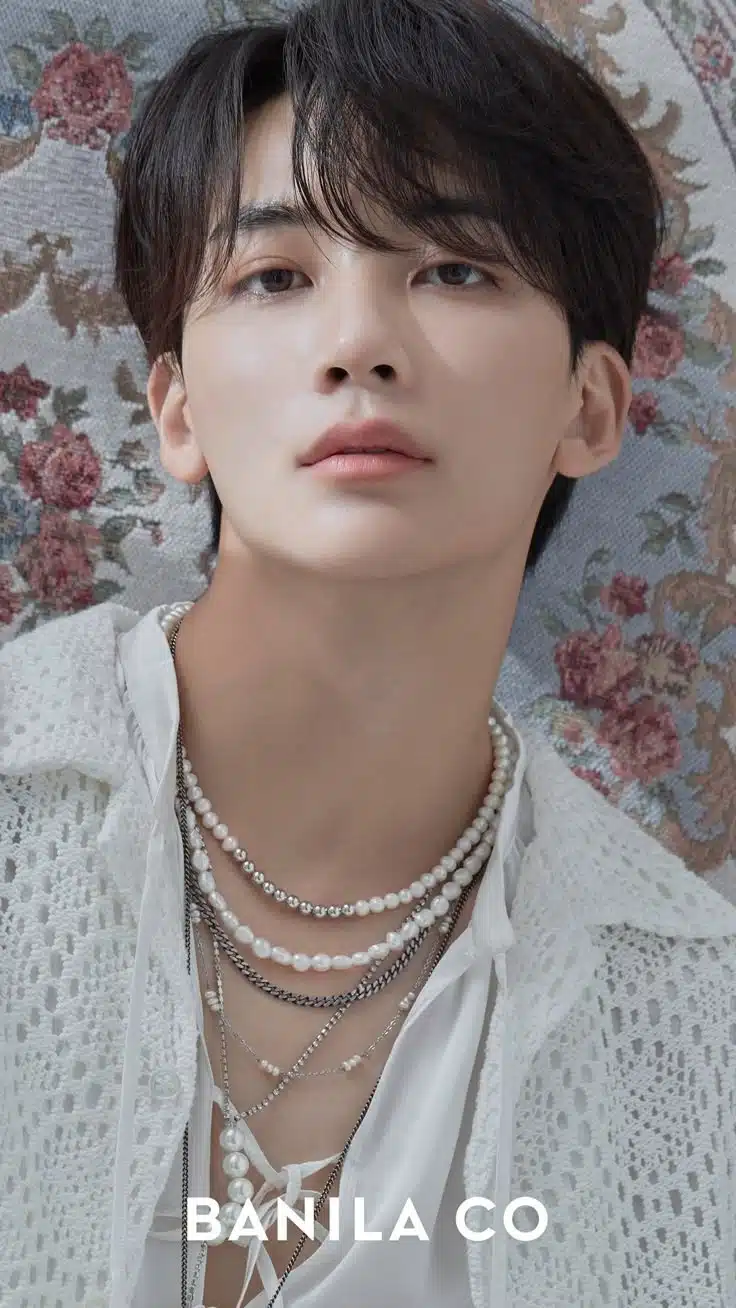 Jeonghan, you are really so handsome. You are a handsome man.