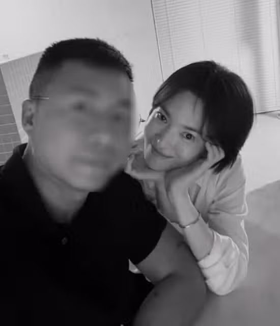 Hye-kyo ha caricato una foto scattata con il suo parrucchiere.