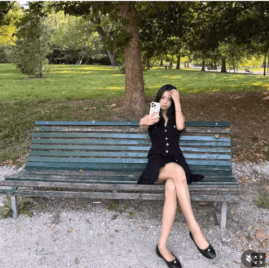Jisoo reveals her daily life photos ~ She's so pretty!