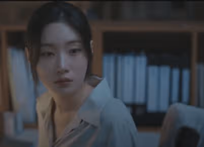 마음의 상처와 결핍을 안고 살아온 듯