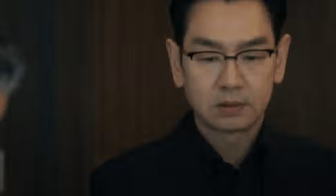 형사들을 동원해서 비밀 수사를 하다니요 