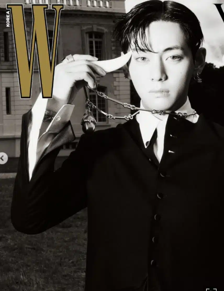 V's masculine scent that can be felt even through nails